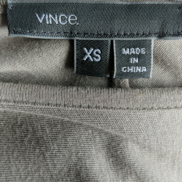 MVNG SALE!🎈🎈 Vince top - Picture 4 of 4